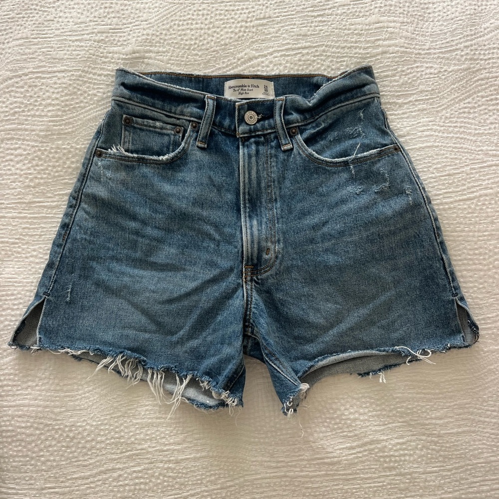 Curve Love High Rise 4" Mom Short 24/00